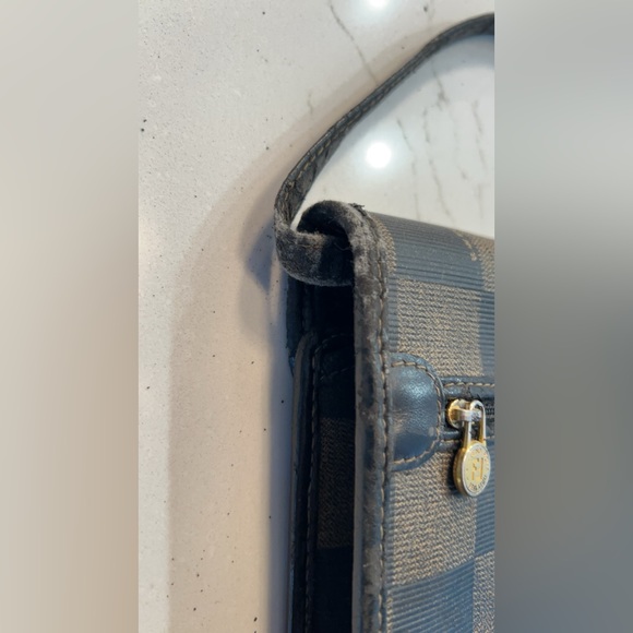 Vintage Fendi bag - Picture 10 of 15